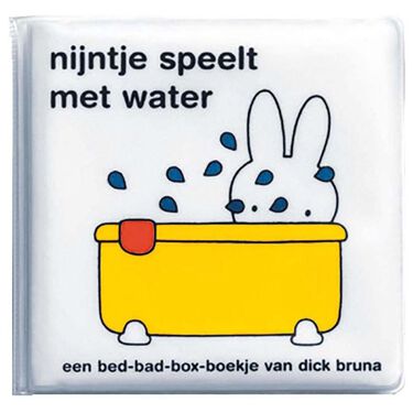 Nijntje speelt met water