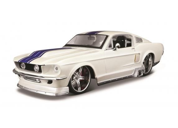 Maisto Maisto Design 1:24 Ford Mustang GT (1967)