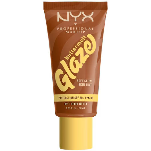 NYX Professional Make Up Buttermelt Glaze Toffee Butta Foundation - Tot 12 uur draagtijd - SPF 30 bescherming - 7 - 30ml