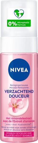 NIVEA Essentials Verzachtende Reinigingsmousse - Gezichtsreiniger - Droge en gevoelige huid - Amandelolie - Gezicht Wassen - Hydramine - 150 ml