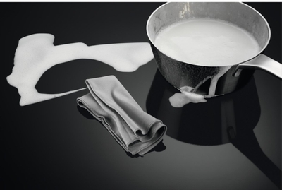 AEG CCE84779CB Zwart Ingebouwd 83 cm Inductiekookplaat zones 4 zone(s) Inbouw afzuigkap