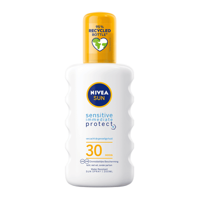 NIVEA SUN Sensitive Immediate Protect Zonnebrand Spray - Gevoelige huid - SPF 30 - Zonnespray - Met aloë vera en jojobaolie - Zonbescherming - 200 ml