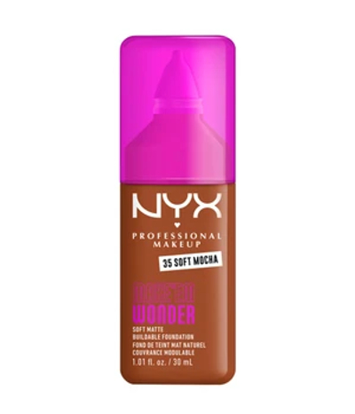 NYX Professional Make Up Make 'EM Wonder Foundation - Zachte matte finish - Met huidverzorgende vitamine C en hyaluronzuur - Soft Mocha
