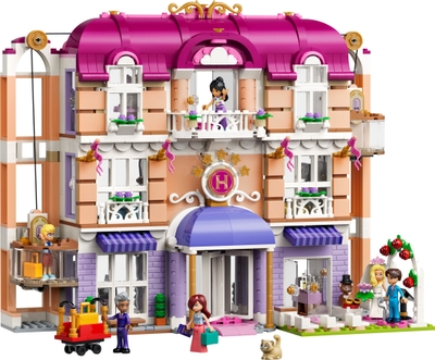 LEGO® Friends Heartlake City Grand Hotel - Bouwset voor Kinderen Vanaf 9 Jaar - Poppenhuis voor Rollenspellen met 6 Minipoppetjes, 2 Katten en Werkende Functies - Cadeautip voor Meisjes en Jongens - 42704